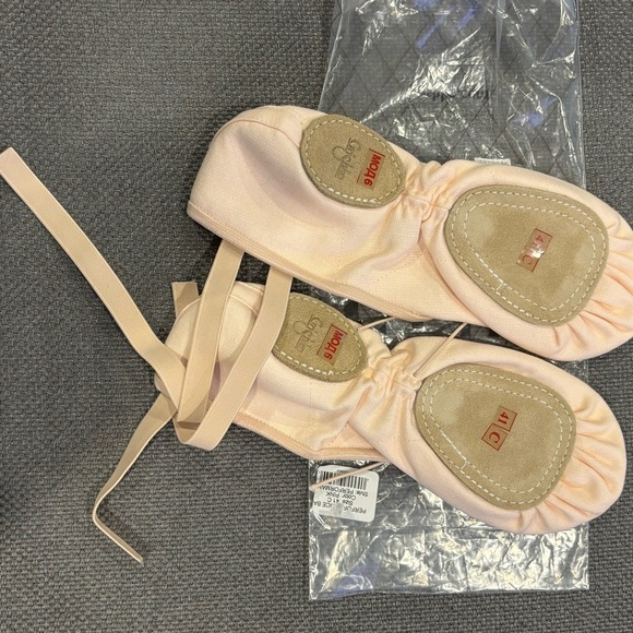 GRISHKO Performance Ballet canvas soft split sole ballet shoe. Color: Pink. 41C - Picture 3 of 7